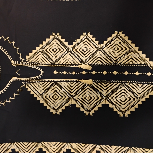 Elegant Black Embroidered Kaftan - Picture 2 of 4